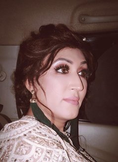 Soniyasingh - Transsexual escort in New Delhi Photo 5 of 14