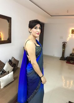 Soniyasingh - Transsexual escort in New Delhi Photo 6 of 14