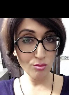 Soniyasingh - Transsexual escort in New Delhi Photo 11 of 14