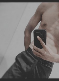 Karan 5 - Male escort in Lucknow Photo 2 of 6