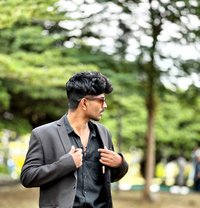 Lewyin - Male escort in Bangalore Photo 1 of 2