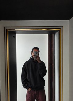 Monuyadav - Male escort in New Delhi Photo 1 of 6