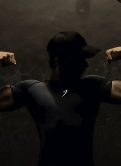 Nik - Male escort in New Delhi Photo 4 of 4