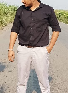 Abhi - Male எஸ்கார்ட் in Surat Photo 1 of 1