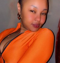 Katy Perry - escort in Noida