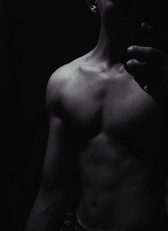 Monishroyxx - Male एस्कॉर्ट in Pune Photo 1 of 2