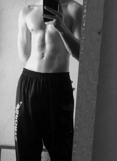 Yash free for milf and old lady - Male escort in Mumbai Photo 1 of 4