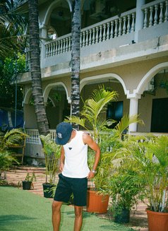 Yash free for milf and old lady - Male escort in Mumbai Photo 4 of 4