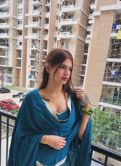 Ziyaa - Transsexual escort in Noida Photo 2 of 5