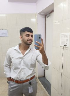 Jay - Male escort in Mumbai Photo 2 of 12