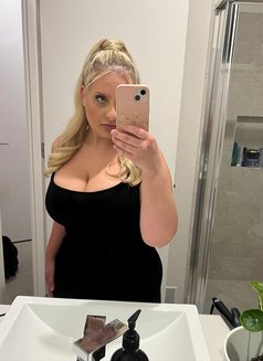 Kateme - escort in New Delhi Photo 5 of 5