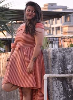 Ginrum - escort in Mumbai Photo 5 of 6