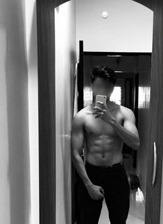 Krish - Male escort in Mumbai Photo 3 of 3