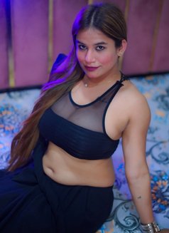 Riya Kapoor Delhi Escort - एस्कॉर्ट in New Delhi Photo 2 of 8