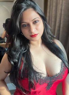 Riya Kapoor Delhi Escort - एस्कॉर्ट in New Delhi Photo 5 of 8
