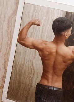 Honey Bee - Male escort in Kolkata Photo 5 of 10