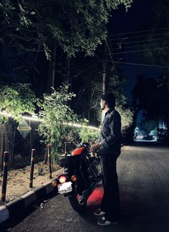 Rahul - Male escort in Gurgaon Photo 1 of 1