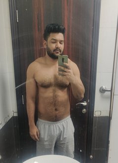 Sam - Male escort in New Delhi Photo 2 of 3