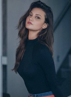 उत्साही, जिज्ञासू आणि मैत्रीपूर्ण Alisha - ఎస్కార్ట్ in Pune Photo 1 of 2