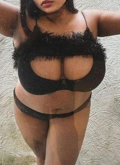 Dominareena - escort in Noida Photo 9 of 14