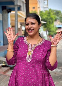 Madhu Married Ladies - escort in Chennai Photo 13 of 17