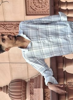 Piyush11qqq - Male escort in New Delhi Photo 1 of 3