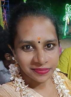 Trans Chennai Lotus - Transsexual escort in Chennai Photo 1 of 3