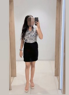 Shivika Cam Show and Meet - एस्कॉर्ट in Bangalore Photo 1 of 5