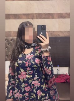 Shivika Cam Show and Meet - एस्कॉर्ट in Bangalore Photo 3 of 5