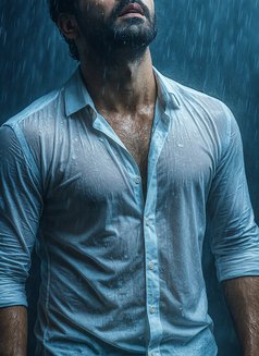 RedHat Topper - Male ఎస్కార్ట్ in Jaipur Photo 1 of 1