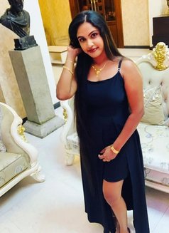 Anushka - ఎస్కార్ట్ in Noida Photo 1 of 3