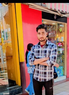 Chiku - Male escort in New Delhi Photo 1 of 3