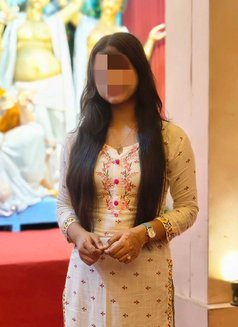 Anaya Menon - এস্কর্ট in Bangalore Photo 1 of 4