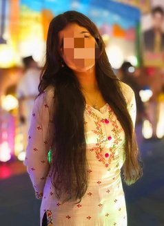 Anaya Menon - এস্কর্ট in Bangalore Photo 3 of 4