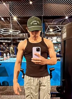 Nox - Male adult performer in Ahmedabad Photo 1 of 2