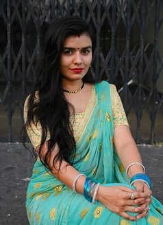 Mina Kumari Singh - एस्कॉर्ट in Mumbai Photo 2 of 2