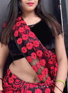 Simran - escort in Pondicherry Photo 1 of 5