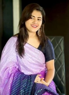 Vip Genuine Call Girl - एस्कॉर्ट in Bangalore Photo 1 of 1