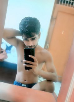 Karan 4 - Male escort in Lucknow Photo 5 of 10