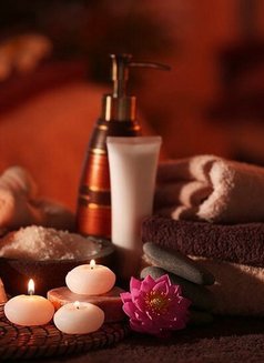 Victoria - Transsexual escort in Mumbai Photo 2 of 11