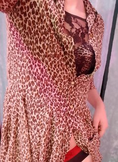 Victoria - Transsexual escort in Mumbai Photo 6 of 11