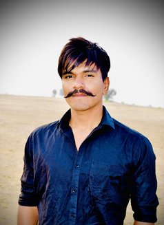 Lionere - Male एस्कॉर्ट in New Delhi Photo 1 of 5