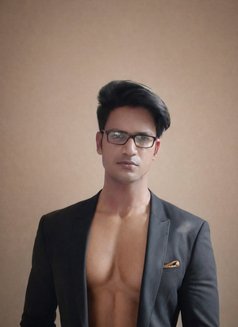 Professional Male Escort For Elite Women - Male escort in Kolkata Photo 10 of 14