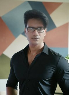 Premium Male Escort For Elite Women - Male escort in Kolkata Photo 7 of 13