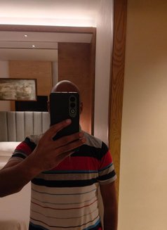 Dhruv69 - Male escort in Thane Photo 1 of 5