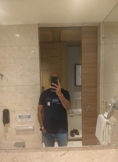 Dhruv69 - Male escort in Thane Photo 3 of 5