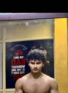 Leo - Male escort in New Delhi Photo 1 of 3