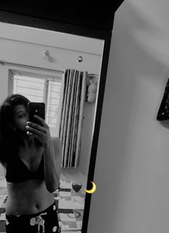 Dora - Transsexual escort in Bangalore Photo 4 of 10