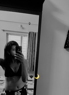 Dora - Transsexual escort in Bangalore Photo 5 of 10