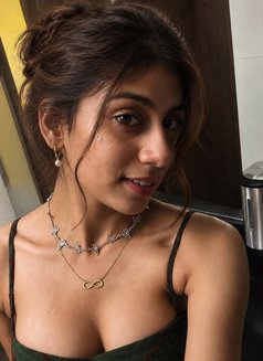 Hot Top shemale with big dick - Transsexual escort in Bangalore Photo 2 of 8
